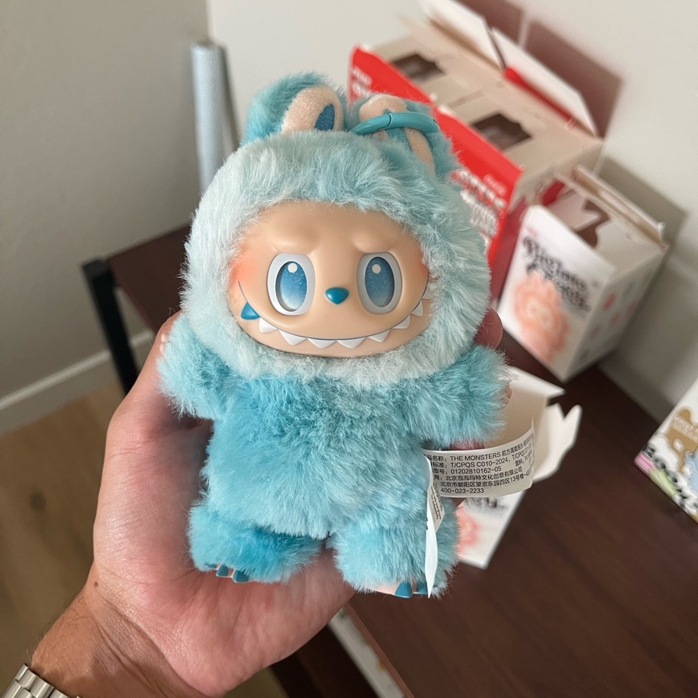 THE MONSTERS Big into Energy Series-Vinyl Plush Pendant "Hope" Box